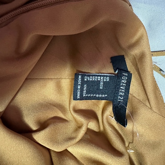 Large Yellow Dress - Picture 2 of 2